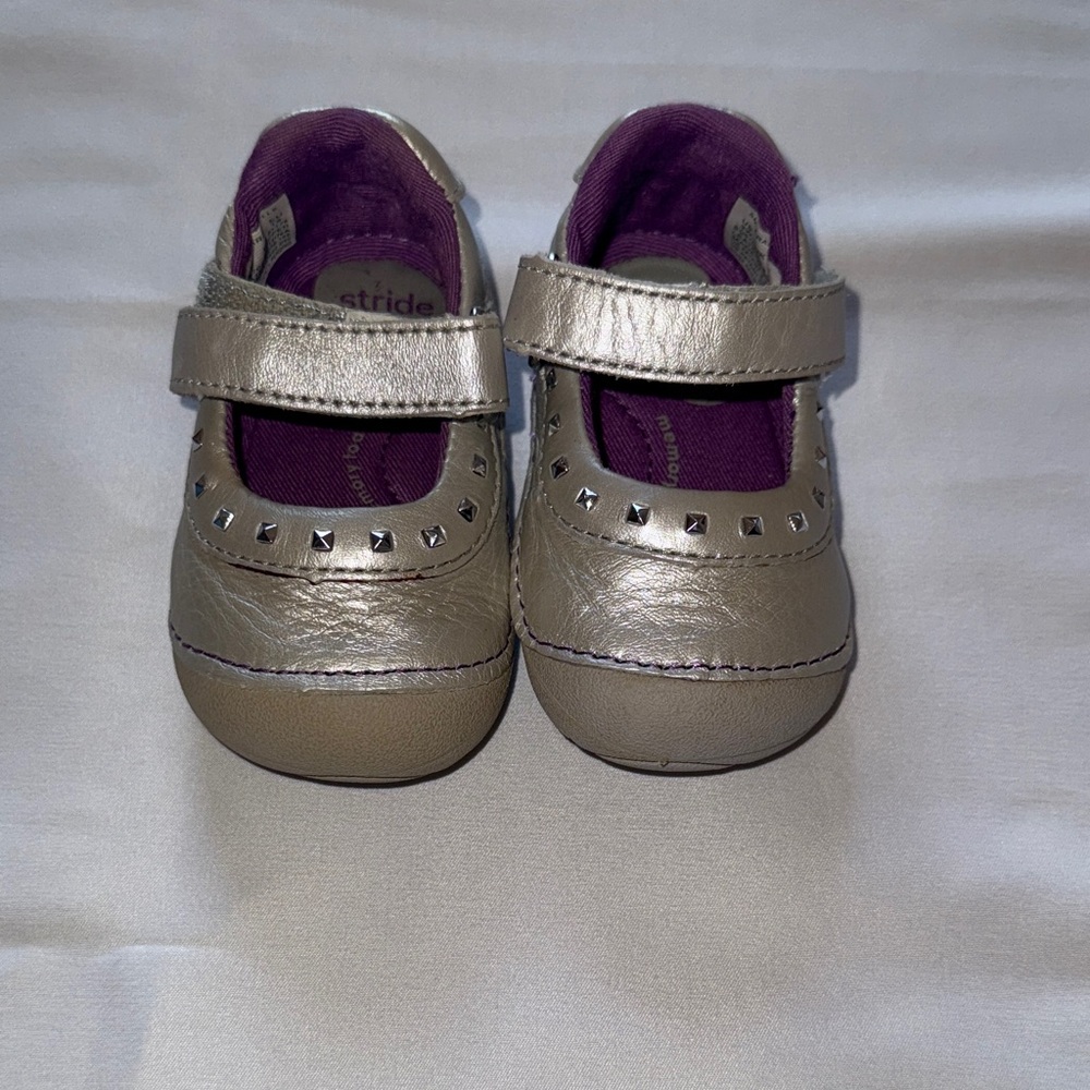 Stride Rite Arabelle Silver Mary Jane Like New with Box! Size 3W